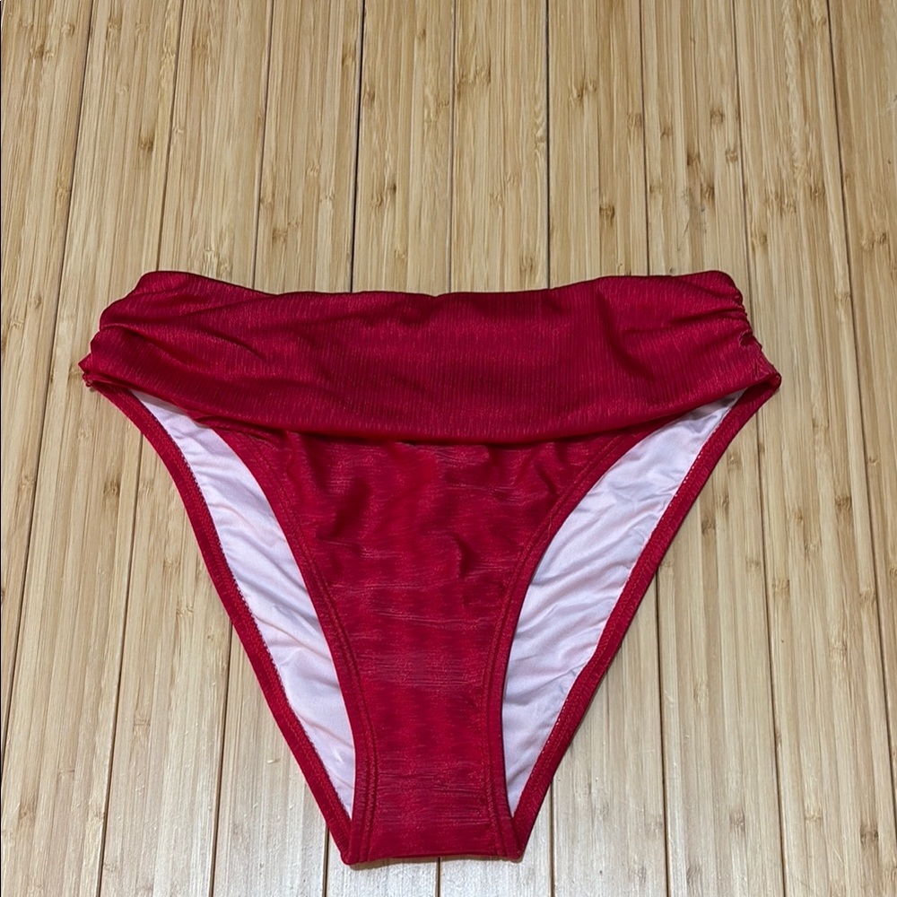 Bikini bottoms. Red. Ruched waist. Size S. NWT.